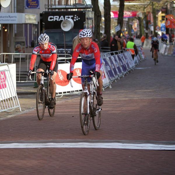 20e Centrumcross 2015 Amateurs & Masters | Wielrennen Surhuisterveen