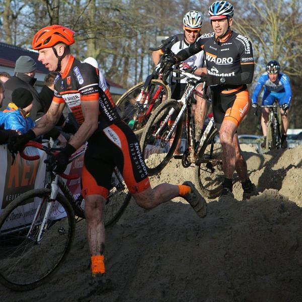 20e Centrumcross 2015 Amateurs & Masters | Wielrennen Surhuisterveen