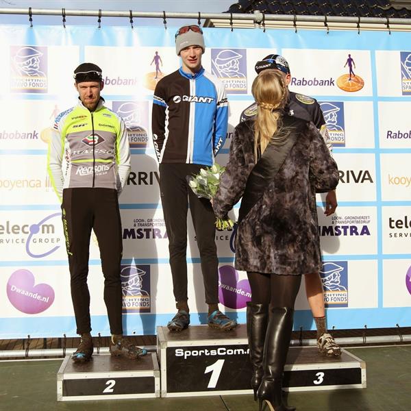 20e Centrumcross 2015 Amateurs & Masters | Wielrennen Surhuisterveen