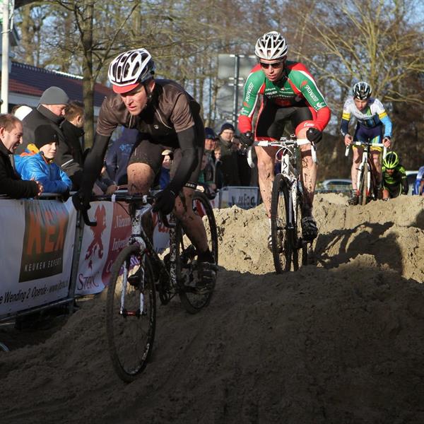 20e Centrumcross 2015 Amateurs & Masters | Wielrennen Surhuisterveen