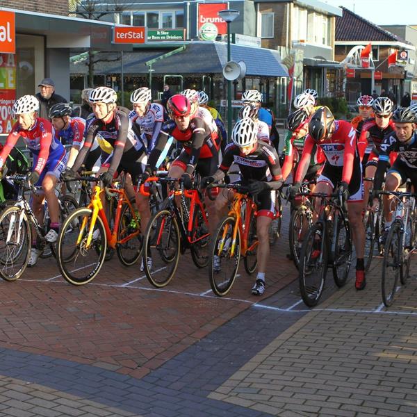 20e Centrumcross 2015 Amateurs & Masters | Wielrennen Surhuisterveen