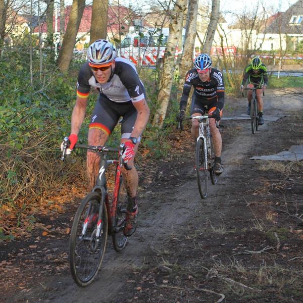 20e Centrumcross 2015 Amateurs & Masters | Wielrennen Surhuisterveen