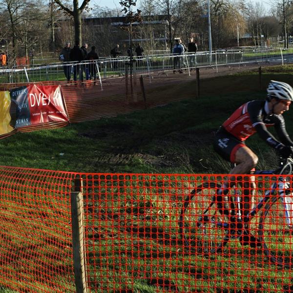 20e Centrumcross 2015 Amateurs & Masters | Wielrennen Surhuisterveen