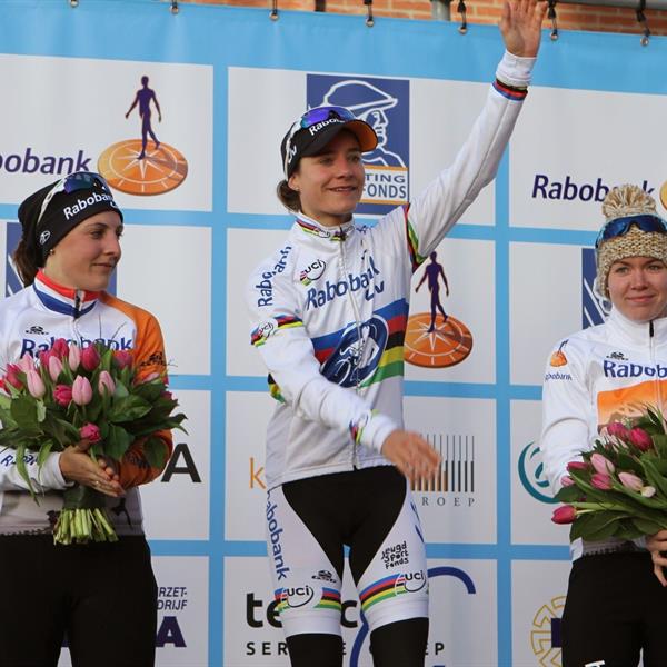 20e Centrumcross 2015 Dames | Wielrennen Surhuisterveen