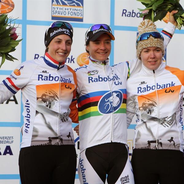 20e Centrumcross 2015 Dames | Wielrennen Surhuisterveen