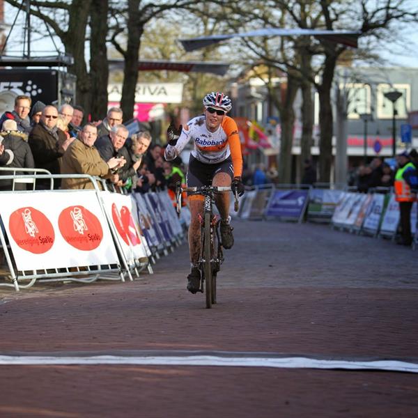20e Centrumcross 2015 Dames | Wielrennen Surhuisterveen