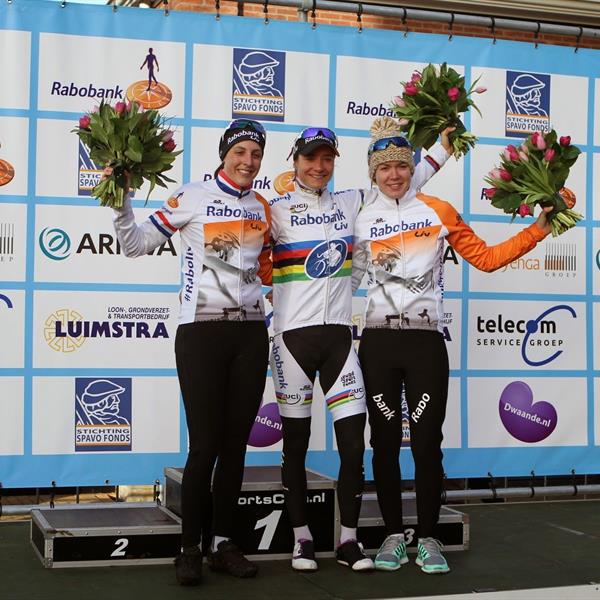 20e Centrumcross 2015 Dames | Wielrennen Surhuisterveen