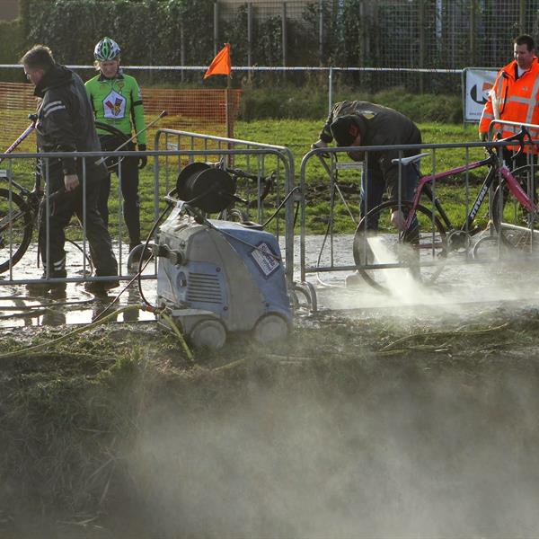 20e Centrumcross 2015 Dames | Wielrennen Surhuisterveen