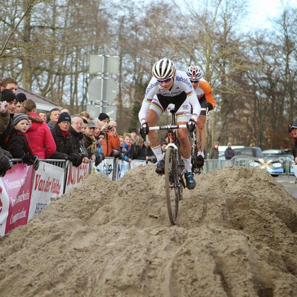20e Centrumcross 2015 Dames | Wielrennen Surhuisterveen