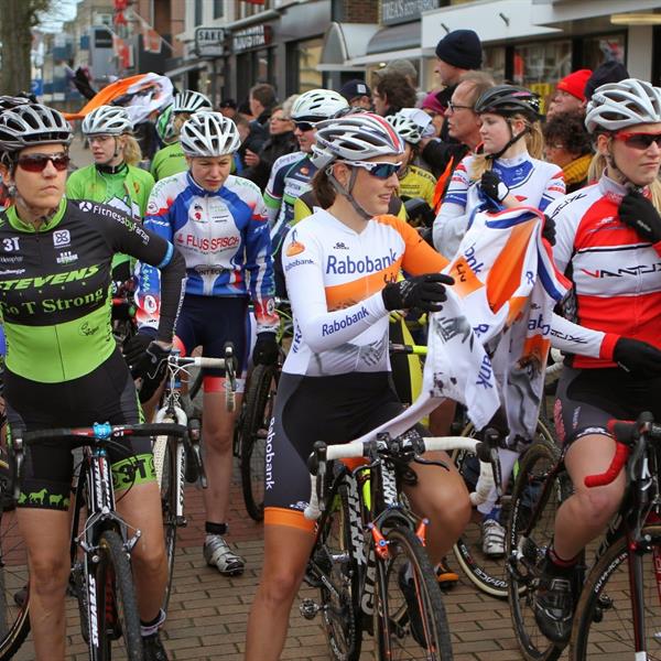 20e Centrumcross 2015 Dames | Wielrennen Surhuisterveen