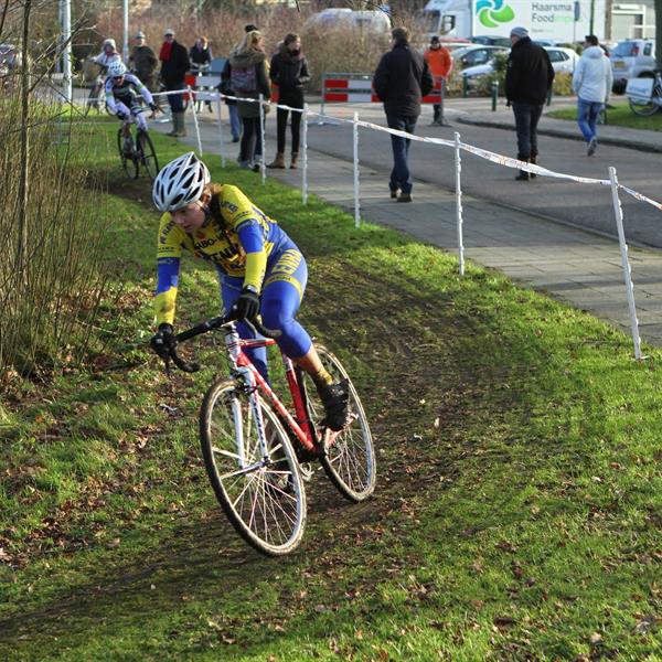 20e Centrumcross 2015 Dames | Wielrennen Surhuisterveen