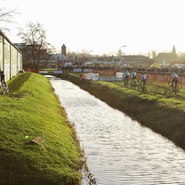 20e Internationale Centrumcross Surhuisterveen 2015 Elite & Beloften | Wielrennen Surhuisterveen