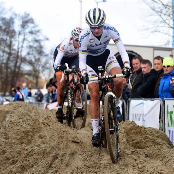 20e Internationale Centrumcross Surhuisterveen 2015 (4) | Wielrennen Surhuisterveen