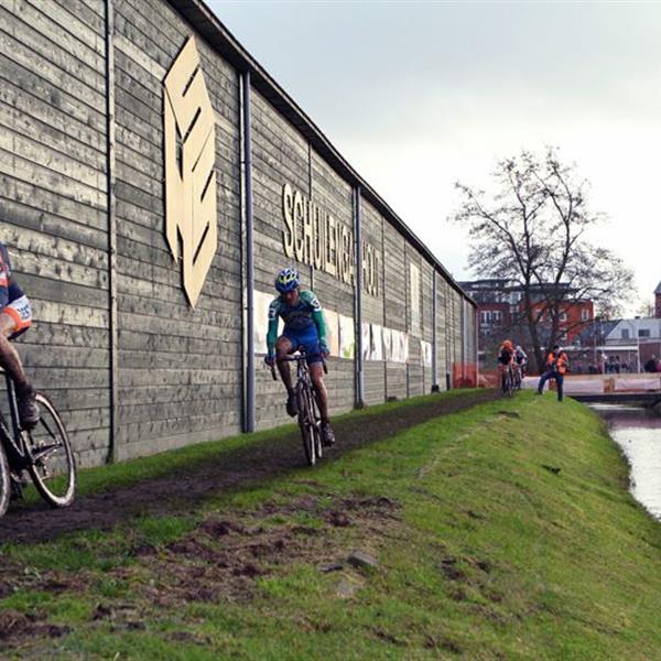 19e Centrumcross Surhuisterveen 2014 (1) | Wielrennen Surhuisterveen