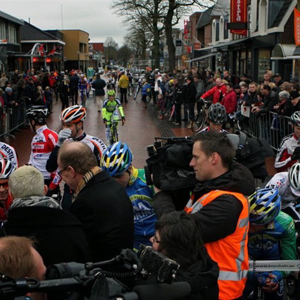 19e Centrumcross Surhuisterveen 2014 (1) | Wielrennen Surhuisterveen