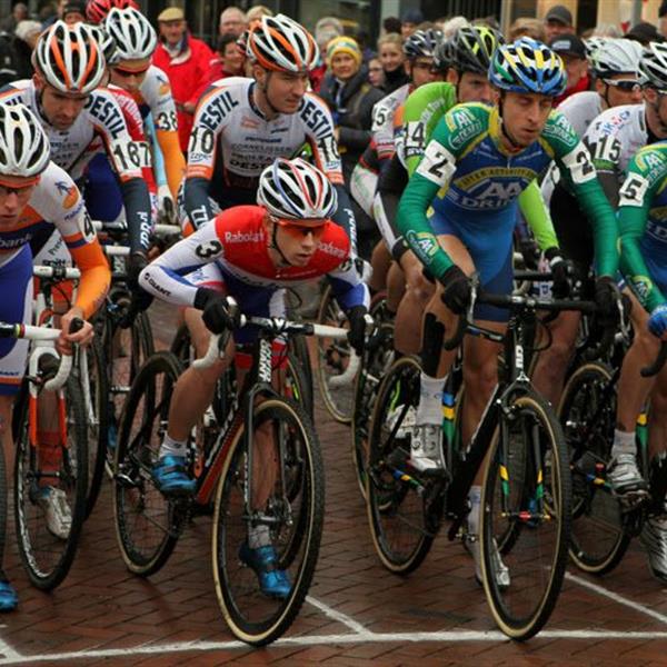 19e Centrumcross Surhuisterveen 2014 (1) | Wielrennen Surhuisterveen