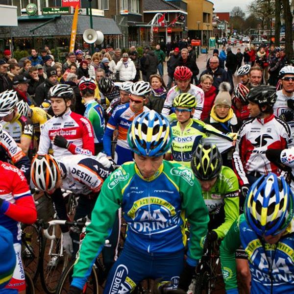 19e Centrumcross Surhuisterveen 2014 (1) | Wielrennen Surhuisterveen