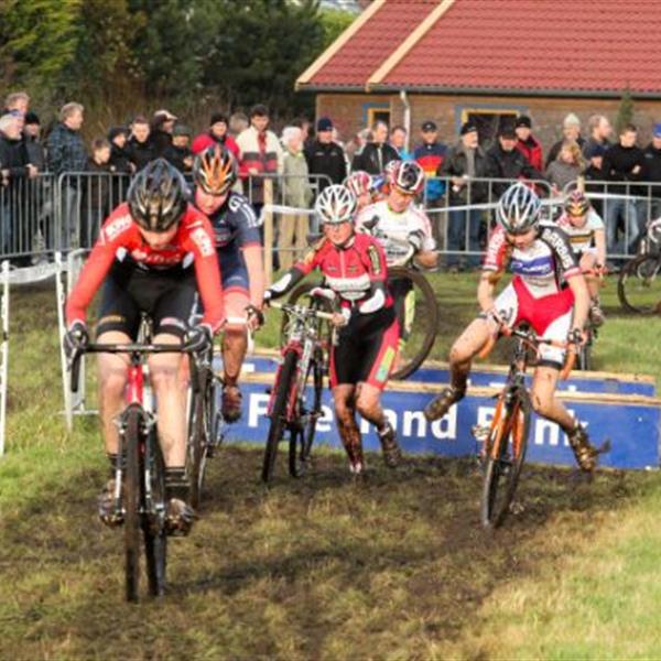 18e Centrumcross Surhuisterveen 2013 (album 3) | Wielrennen Surhuisterveen