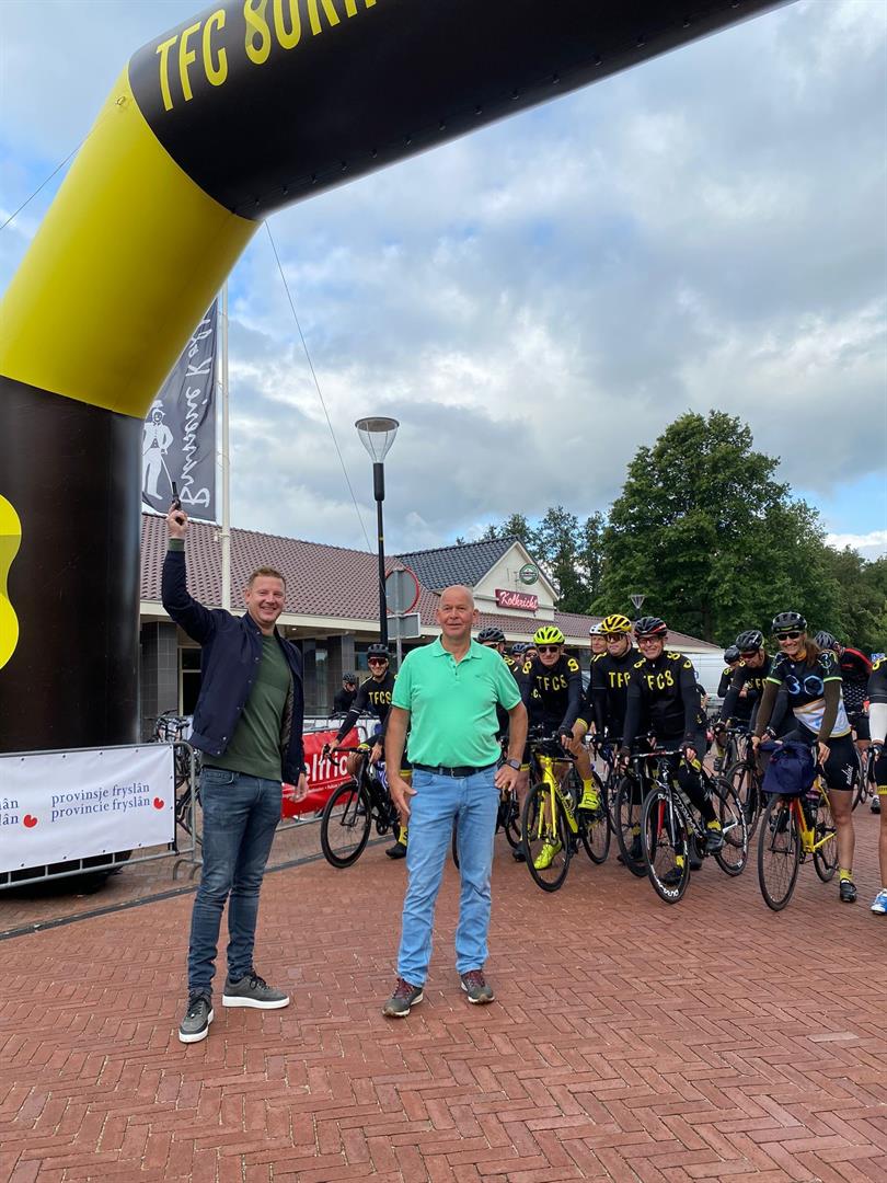 Benelux Toertochten deelnemers onderweg door Noordoost Friesland