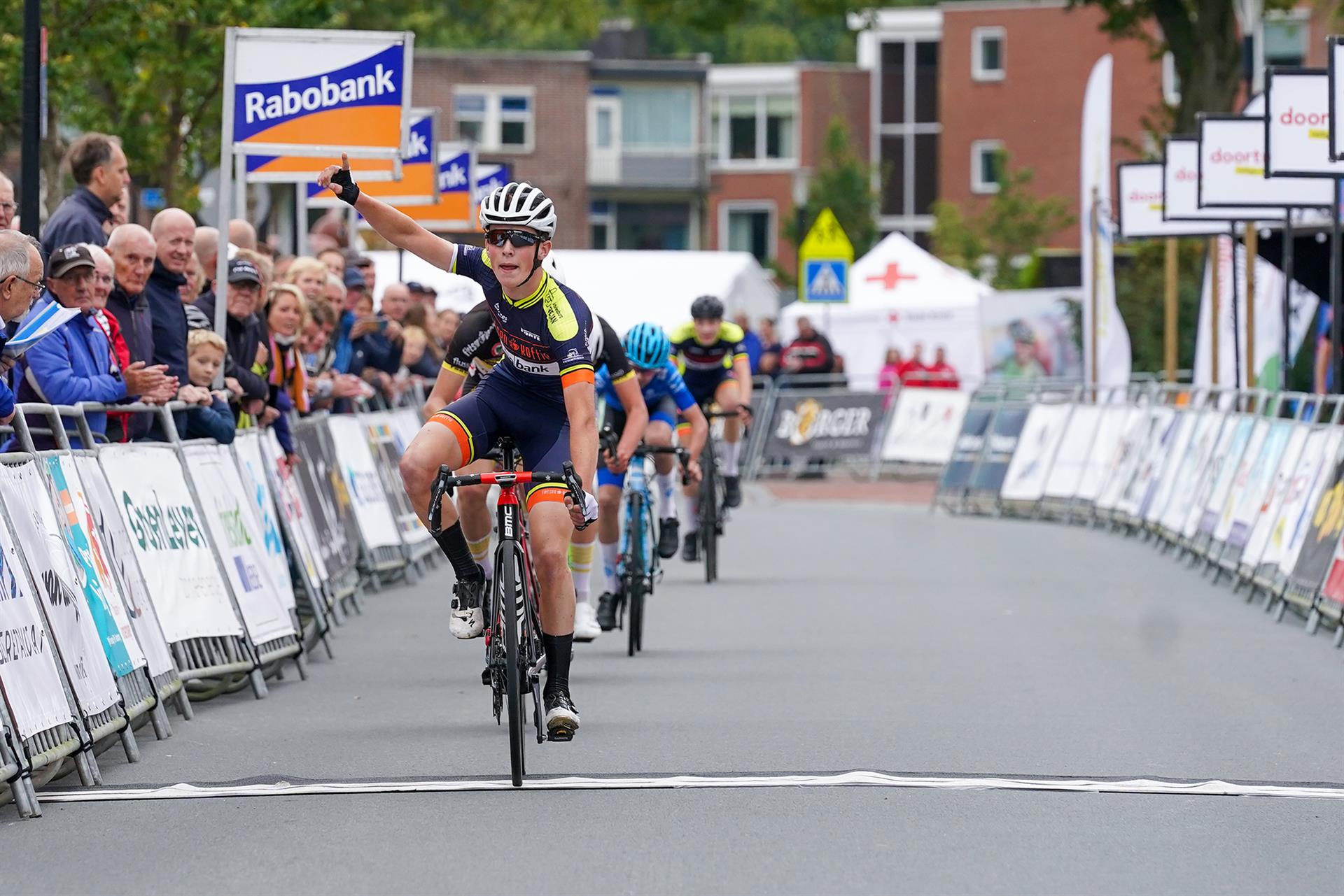 Thom van der Werff wint koers bij de nieuwelingen