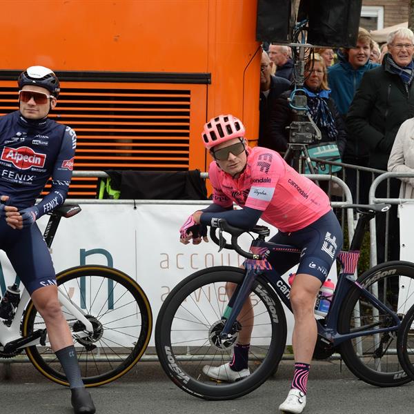 39e Profronde (Foto's: Martin de Jong) | Wielrennen Surhuisterveen