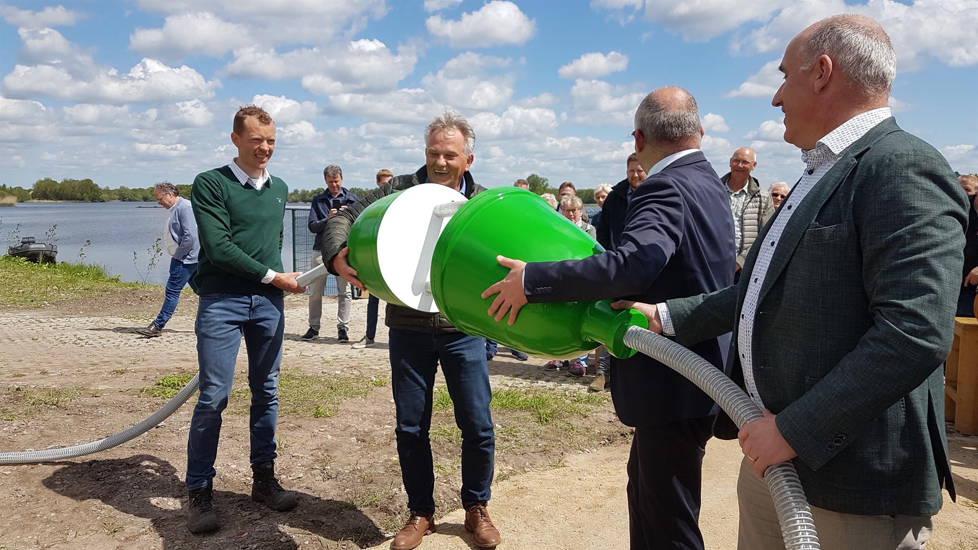 Drijvend zonnepark GroenLeven op Lippe Gabriëlsplas geopend
