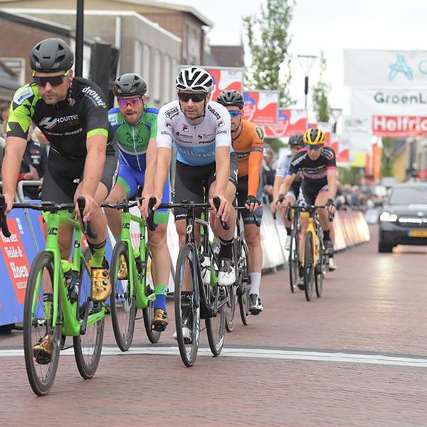 40e Profronde (Foto's Martin de Jong, www.fotopersburomartindejong.nl) | Wielrennen Surhuisterveen