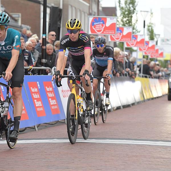 40e Profronde (Foto's Martin de Jong, www.fotopersburomartindejong.nl) | Wielrennen Surhuisterveen