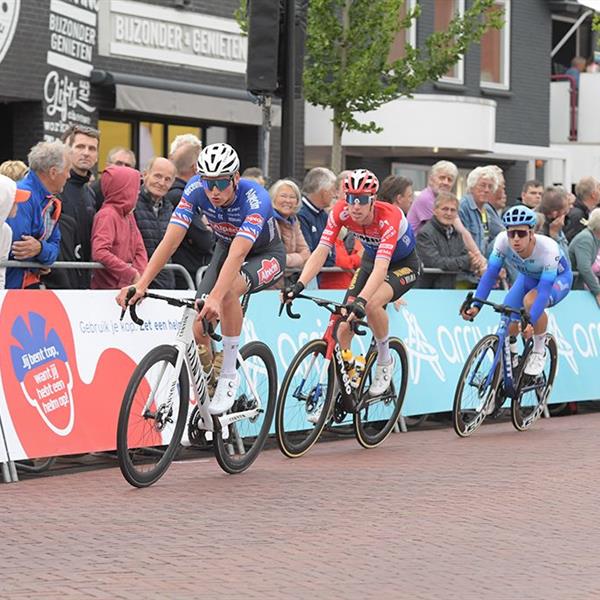 40e Profronde (Foto's Martin de Jong, www.fotopersburomartindejong.nl) | Wielrennen Surhuisterveen