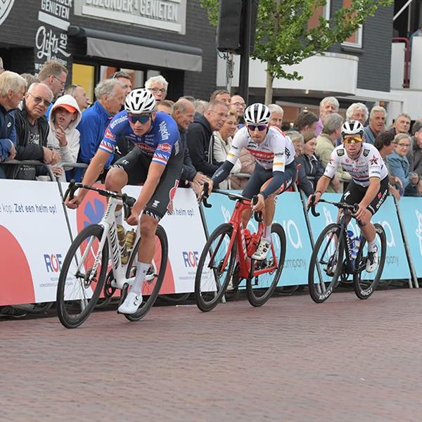 40e Profronde (Foto's Martin de Jong, www.fotopersburomartindejong.nl) | Wielrennen Surhuisterveen