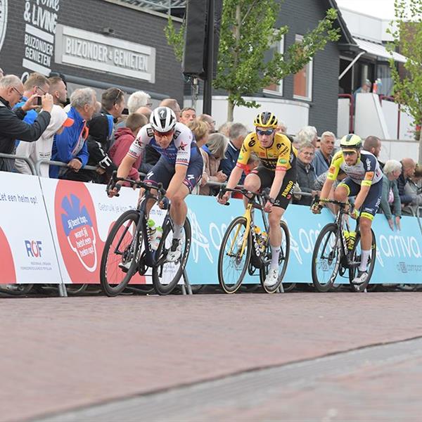 40e Profronde (Foto's Martin de Jong, www.fotopersburomartindejong.nl) | Wielrennen Surhuisterveen