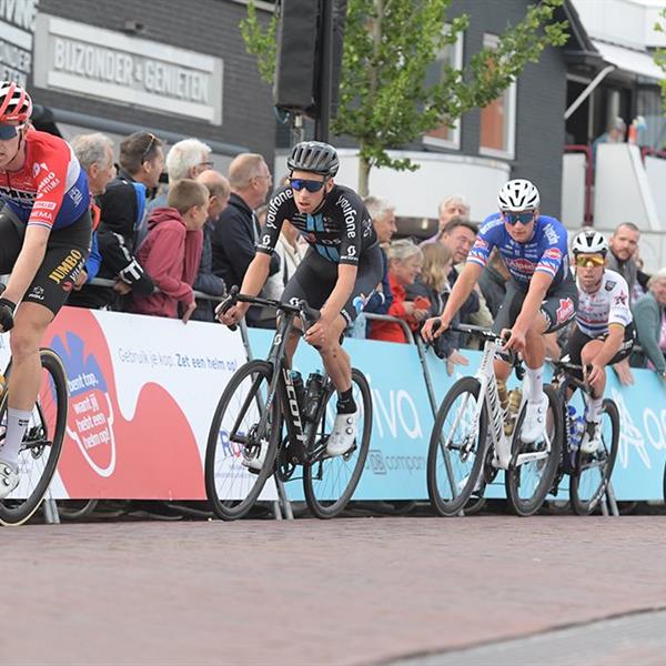 40e Profronde (Foto's Martin de Jong, www.fotopersburomartindejong.nl) | Wielrennen Surhuisterveen