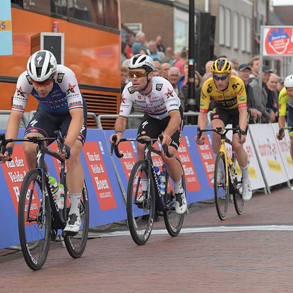 40e Profronde (Foto's Martin de Jong, www.fotopersburomartindejong.nl) | Wielrennen Surhuisterveen