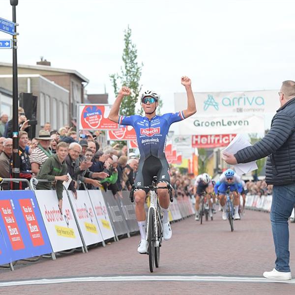 40e Profronde (Foto's Martin de Jong, www.fotopersburomartindejong.nl) | Wielrennen Surhuisterveen