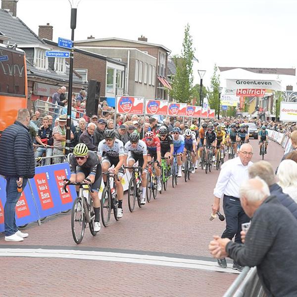 40e Profronde (Foto's Martin de Jong, www.fotopersburomartindejong.nl) | Wielrennen Surhuisterveen