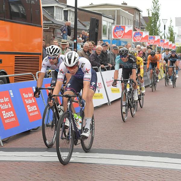 40e Profronde (Foto's Martin de Jong, www.fotopersburomartindejong.nl) | Wielrennen Surhuisterveen