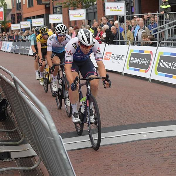 40e Profronde (Foto's Martin de Jong, www.fotopersburomartindejong.nl) | Wielrennen Surhuisterveen