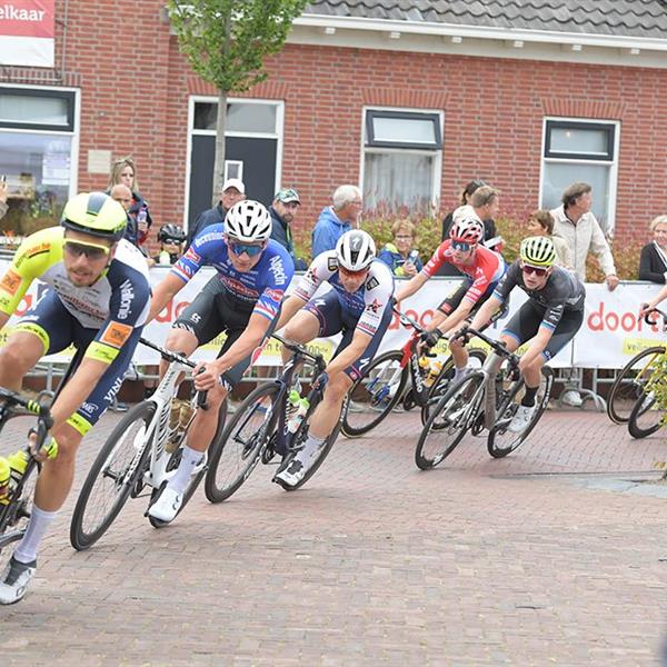 40e Profronde (Foto's Martin de Jong, www.fotopersburomartindejong.nl) | Wielrennen Surhuisterveen