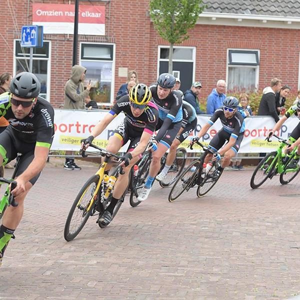 40e Profronde (Foto's Martin de Jong, www.fotopersburomartindejong.nl) | Wielrennen Surhuisterveen