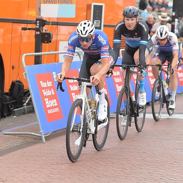 40e Profronde (Foto's Martin de Jong, www.fotopersburomartindejong.nl) | Wielrennen Surhuisterveen