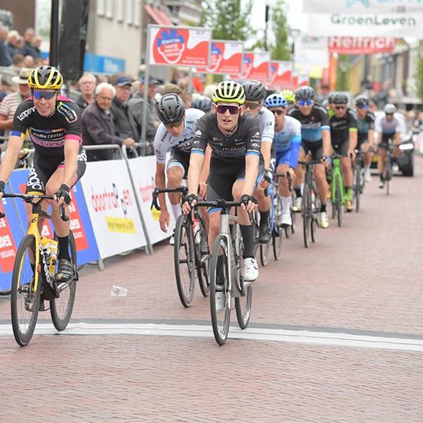 40e Profronde (Foto's Martin de Jong, www.fotopersburomartindejong.nl) | Wielrennen Surhuisterveen