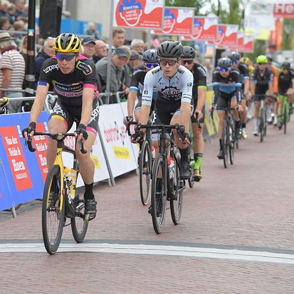 40e Profronde (Foto's Martin de Jong, www.fotopersburomartindejong.nl) | Wielrennen Surhuisterveen