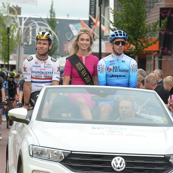 40e Profronde (Foto's Martin de Jong, www.fotopersburomartindejong.nl) | Wielrennen Surhuisterveen