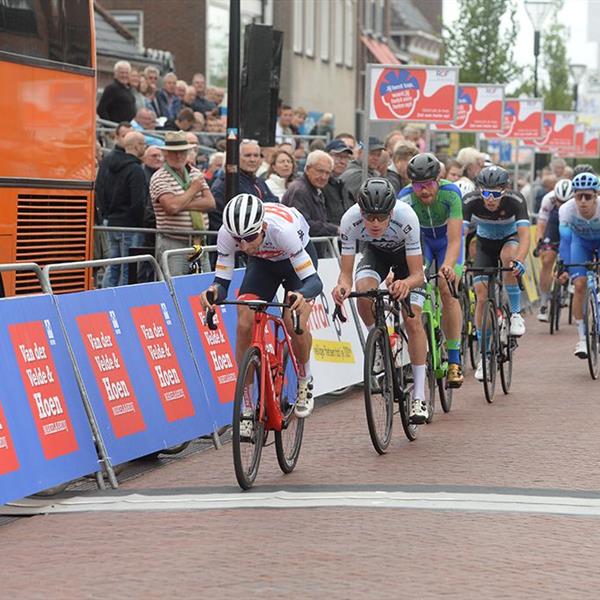 40e Profronde (Foto's Martin de Jong, www.fotopersburomartindejong.nl) | Wielrennen Surhuisterveen