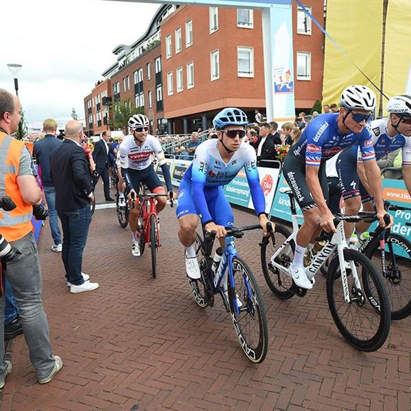 40e Profronde (Foto's Martin de Jong, www.fotopersburomartindejong.nl) | Wielrennen Surhuisterveen