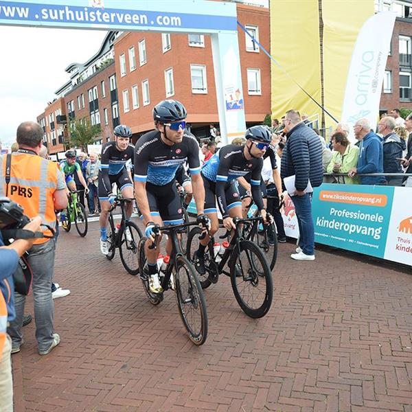 40e Profronde (Foto's Martin de Jong, www.fotopersburomartindejong.nl) | Wielrennen Surhuisterveen