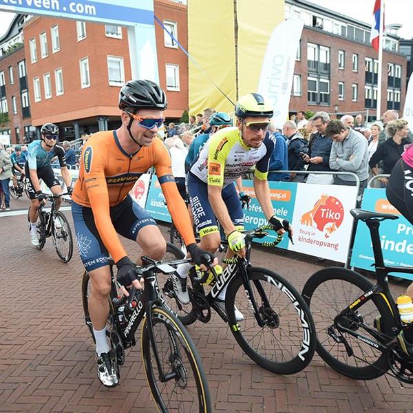 40e Profronde (Foto's Martin de Jong, www.fotopersburomartindejong.nl) | Wielrennen Surhuisterveen