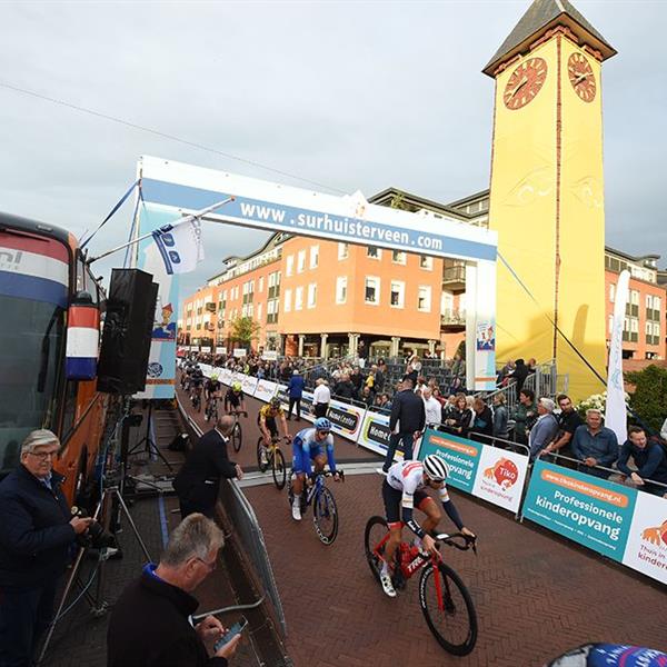 40e Profronde (Foto's Martin de Jong, www.fotopersburomartindejong.nl) | Wielrennen Surhuisterveen