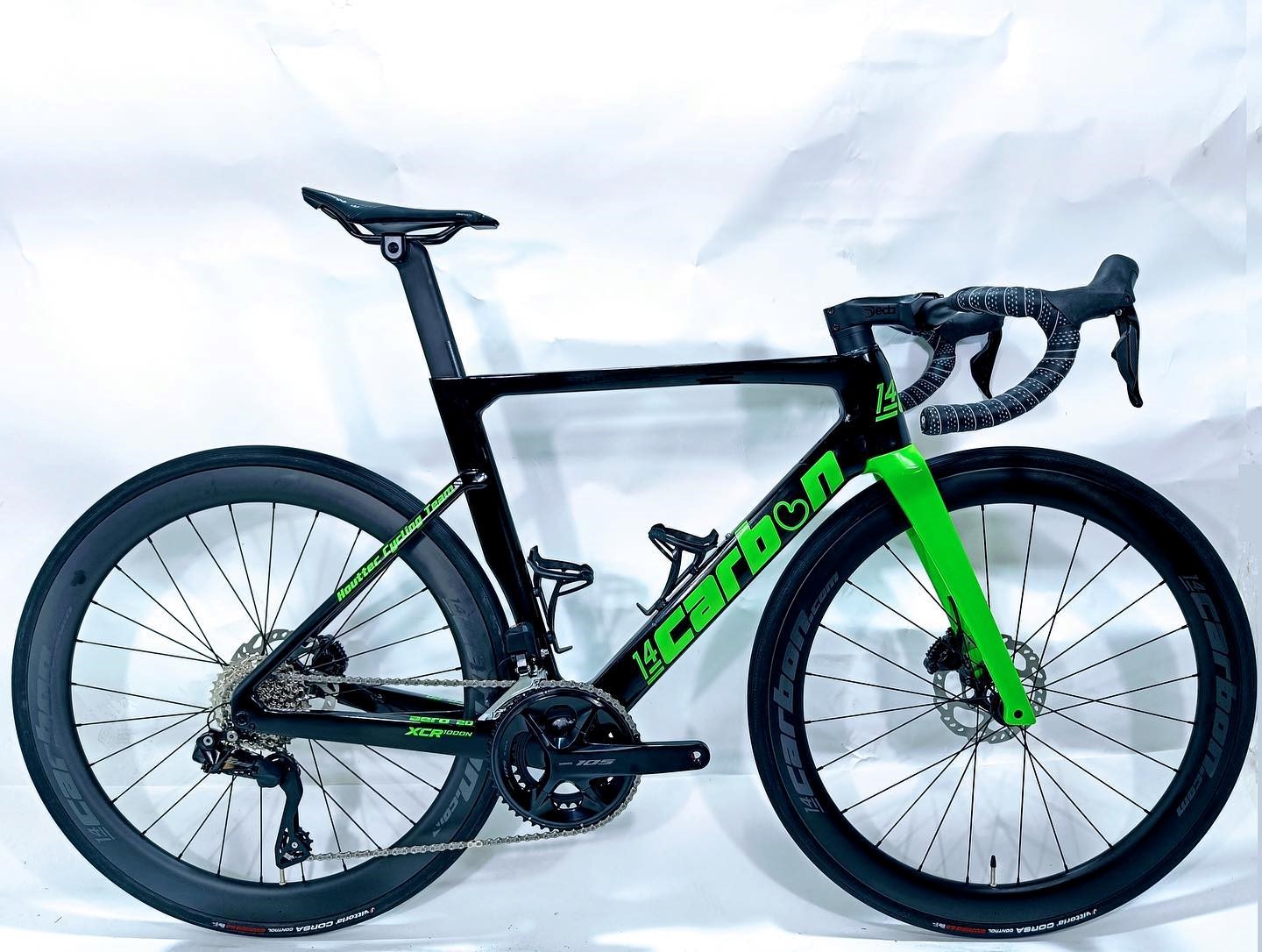 Nieuwe teamfietsen voor het Houttec Cycling Team 2023