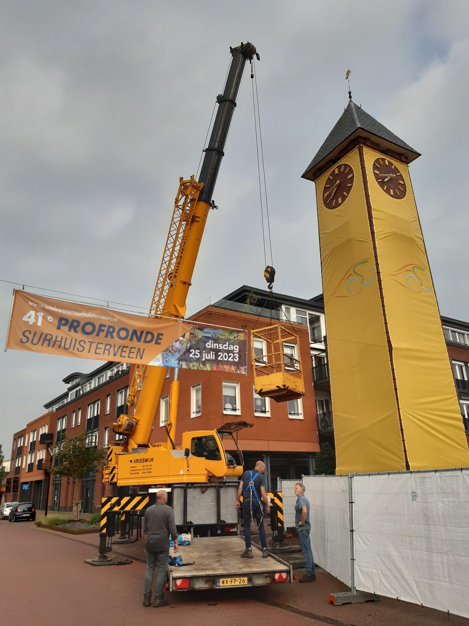 Feanster Toer in het geel 